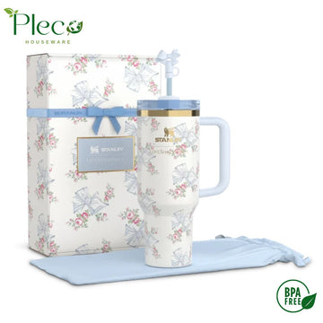 The Stanley X LoveShackFancy Holiday Quencher 40oz - Rosa Beaux Blue (Gift Box)